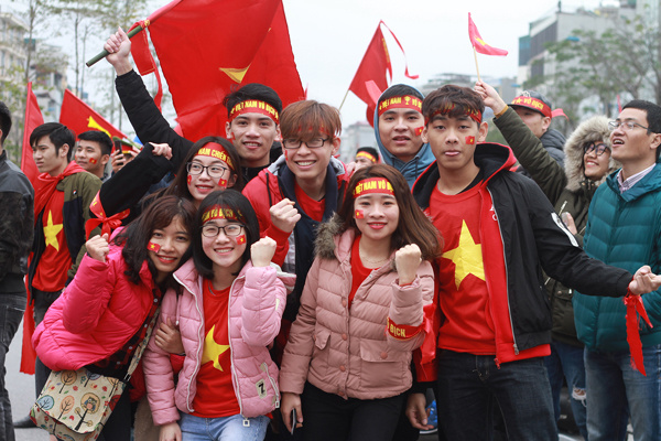 Dòng người dài 30km chào đón đội U23 Việt Nam trở về